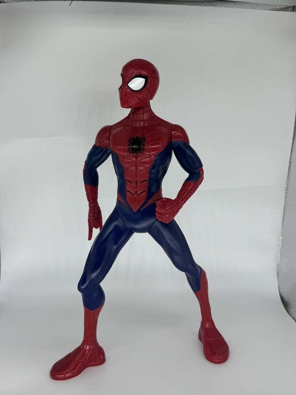 Hasbro Spider-Man 13 inch Talking Electronic Action Figure 2020